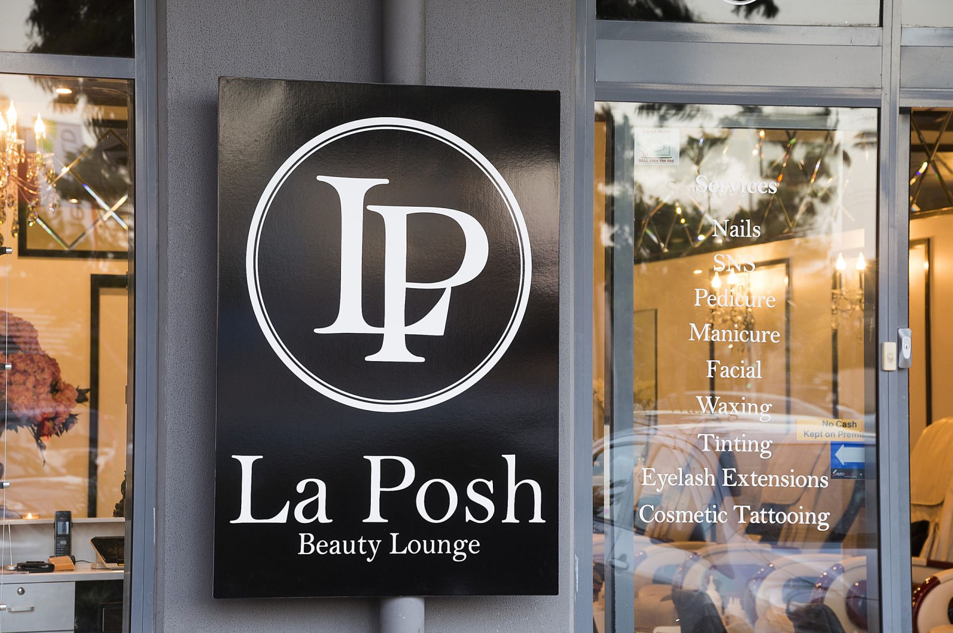 Luxurious Beauty and Nail Salon in High-end...Business For Sale